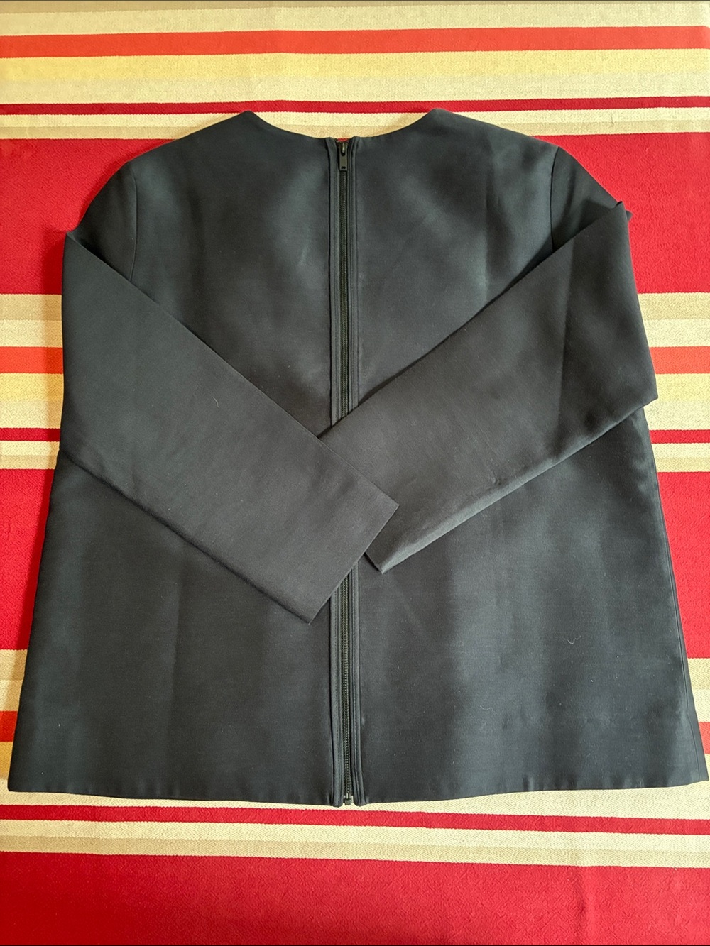 COS structured navy blue 3/4 length top Size 8 w/pockets & zipper on the back - Picture 3 of 8